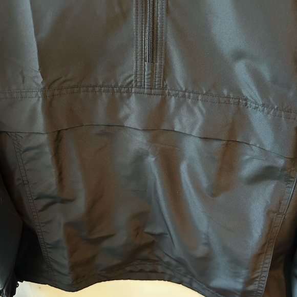 Champion NWT Packable Hooded Jacket. Size S. Black. - Picture 3 of 4